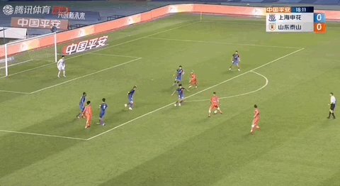 【中超】吴曦点球于汉超破门 申花主场2比1逆转泰山