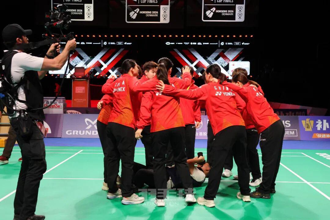 开云下载-汤尤杯｜热焰赴北欧，戎装耀汤尤！国羽 YONEX 新战衣征战霍森斯